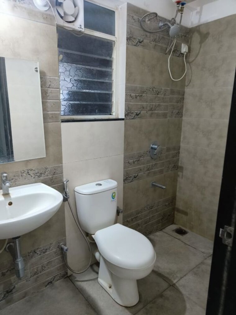 Bathroom, kishor-platinum-towers 1 Bedroom 700 Sq.Ft. Apartment In Wakad Pune 10469746