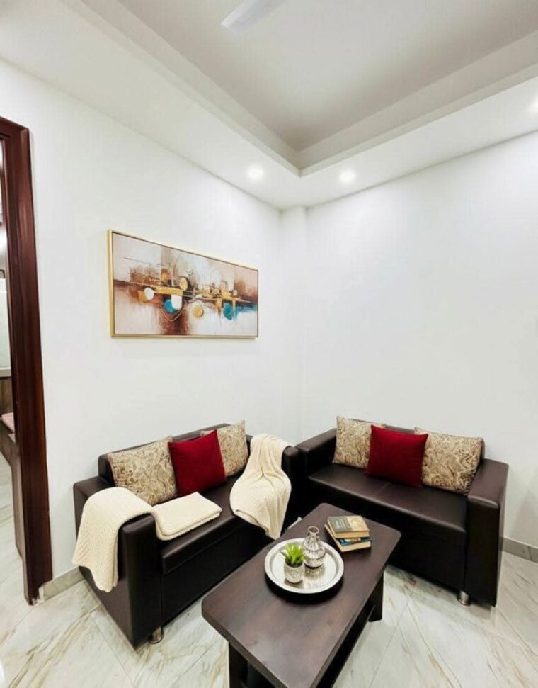 Living Room, bhargava-palace 1 Bedroom 1000 Sq.Ft. Apartment In Sector 12 Gurgaon 10469758