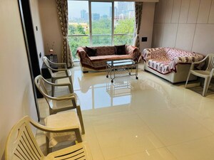Team Area in 2 BHK Apartment at Dadar East – for Rent