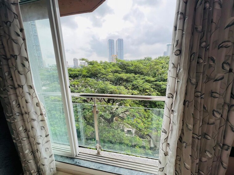 Balcony, dadar east 2 Bedroom 800 Sq.Ft. Apartment In Dadar East Mumbai 10469762