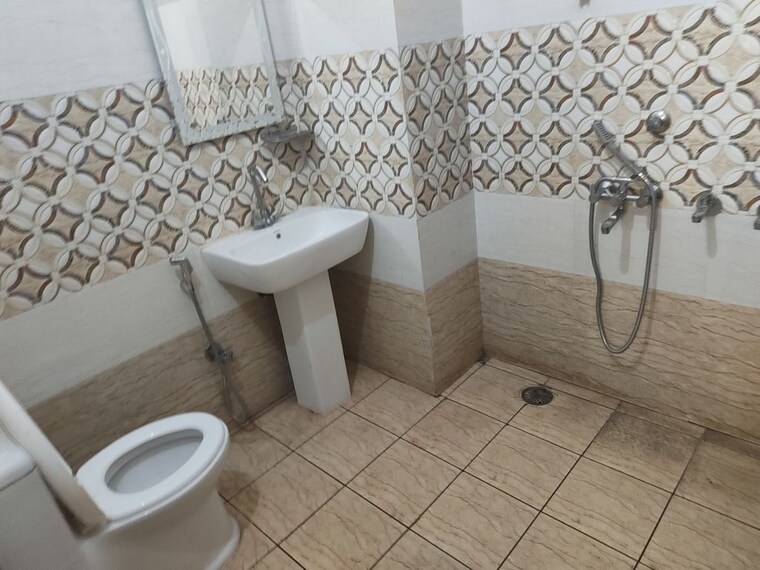 Bathroom, alaknanda-apartment-gomti-nagar 2 Bedroom 2352 Sq.Ft. Villa In Gomti Nagar Lucknow 10469760