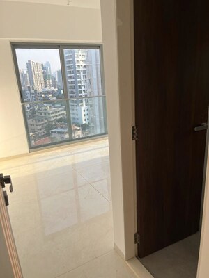 Room in 3 BHK Apartment at Runwal Nirvana, Parel – for Rent