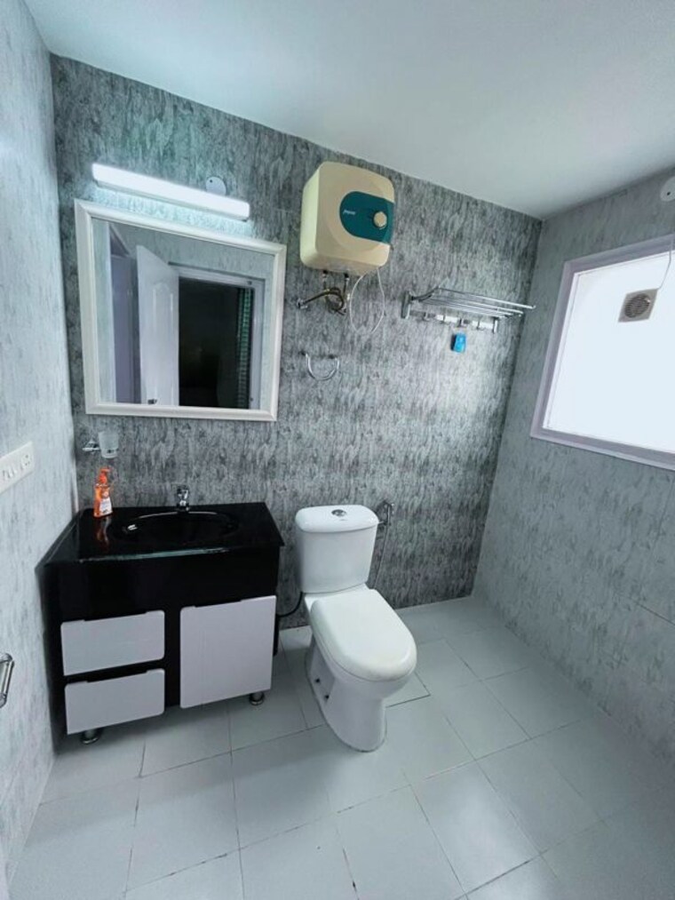 Bathroom, omaxe-silver-birch 3 Bedroom 1640 Sq.Ft. Builder Floor In North Mullanpur Chandigarh 10469773