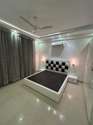 Kitchen in 3 BHK Builder Floor at Omaxe Silver Birch, North Mullanpur – for Rent