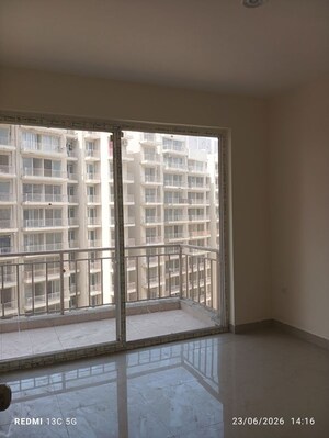2 BHK Apartment For Rent in Bedarwals Sixty Three Golf Drive, Sector 63