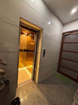 Building Lobby in 4 BHK Builder Floor at Green Fields Colony – for Rent