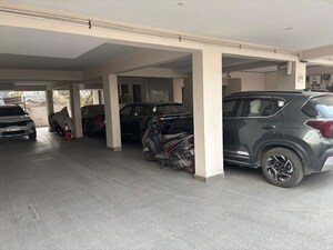 Parking in 4 BHK Builder Floor at Green Fields Colony – for Rent