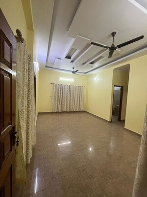 Room in 3 BHK Builder Floor at Canal Road – for Rent