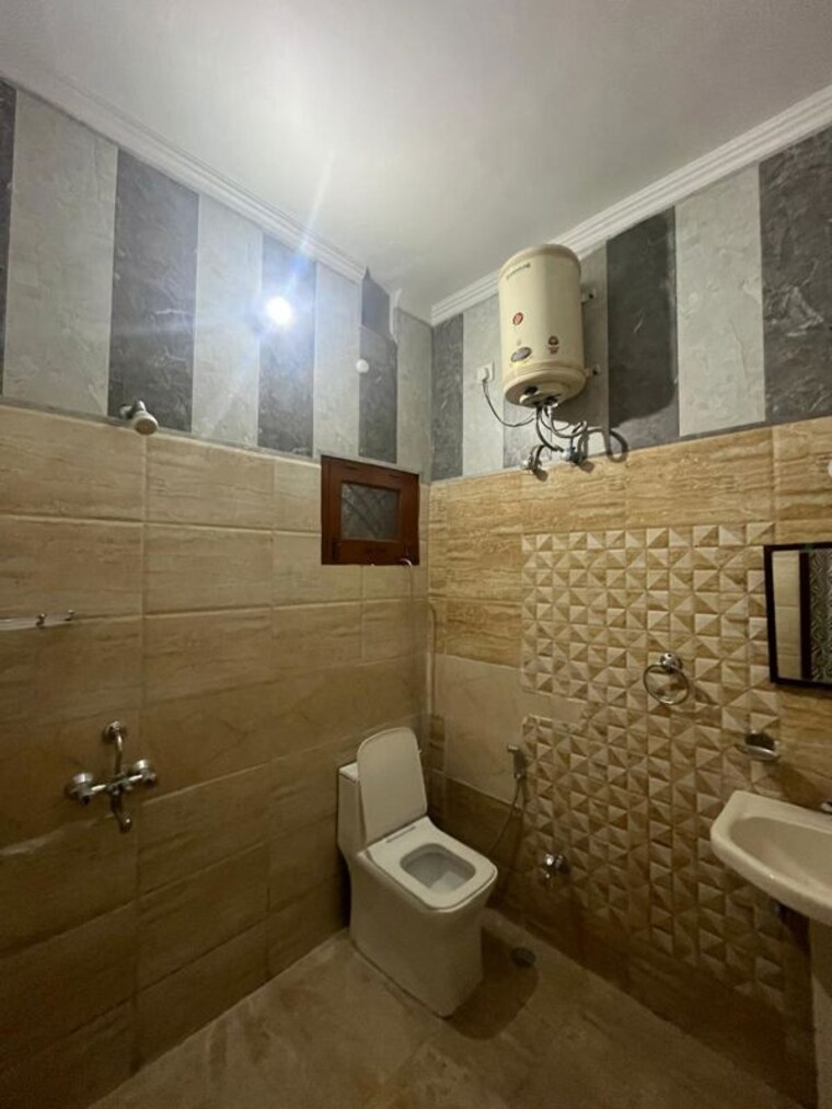 Bathroom, canal road 3 Bedroom 1350 Sq.Ft. Builder Floor In Canal Road Dehradun 10469901