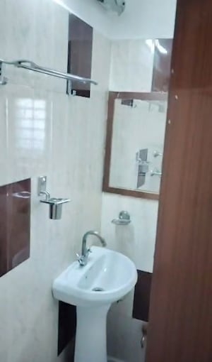 Bathroom in 2 BHK Builder Floor at Sector 9 – for Rent