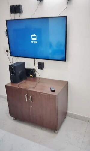 Team Area in 2 BHK Builder Floor at Sector 9 – for Rent