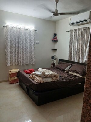 Bedroom in 2 BHK Apartment at Lokhandwala Riviera Tower, Kandivali East – for Rent