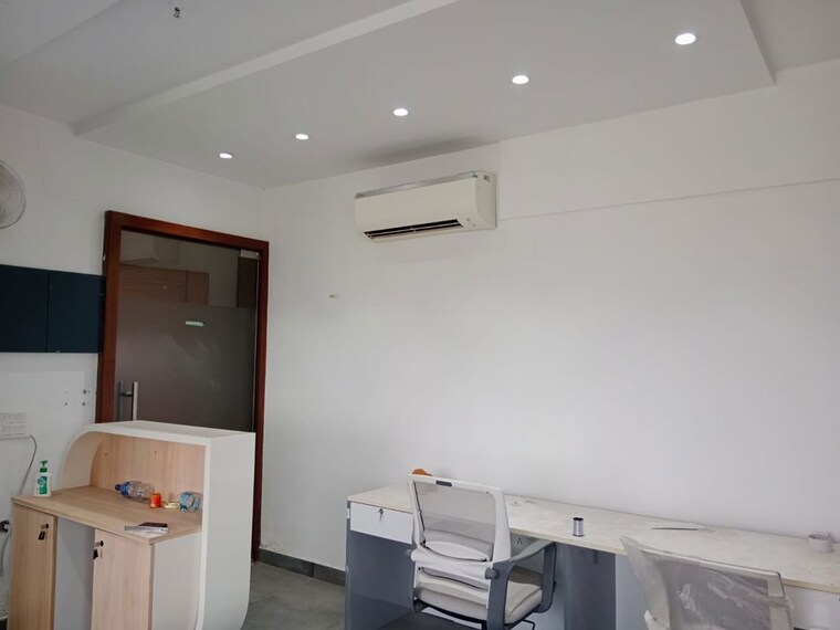 Team Area, netaji subhash place Commercial Office Space 900 Sq.Ft. In Netaji Subhash Place Delhi 10456301