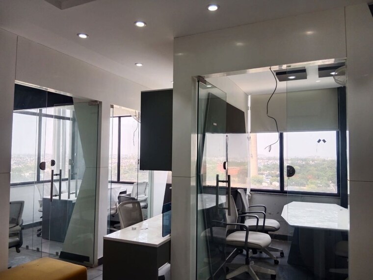 Team Area, netaji subhash place Commercial Office Space 900 Sq.Ft. In Netaji Subhash Place Delhi 10456301