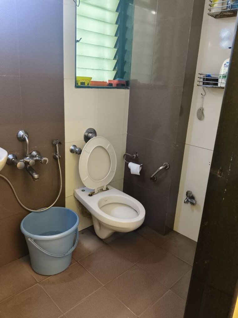 Bathroom, rupali-chs 3 Bedroom 654 Sq.Ft. Apartment In Malad West Mumbai 10470050