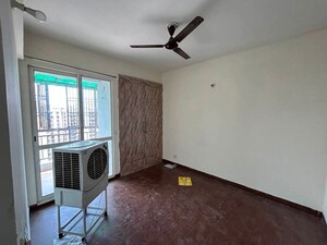 Room in 2 BHK Apartment at Hawelia Valencia Homes, Sector 1 Greater Noida – for Rent