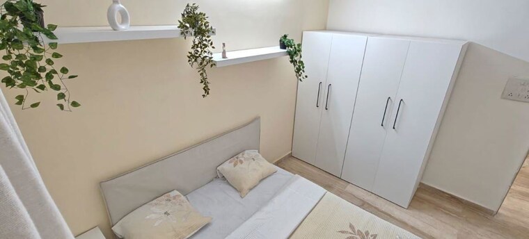 Room, mantri-serene 3 Bedroom 1500 Sq.Ft. Apartment In Goregaon East Mumbai 10470091