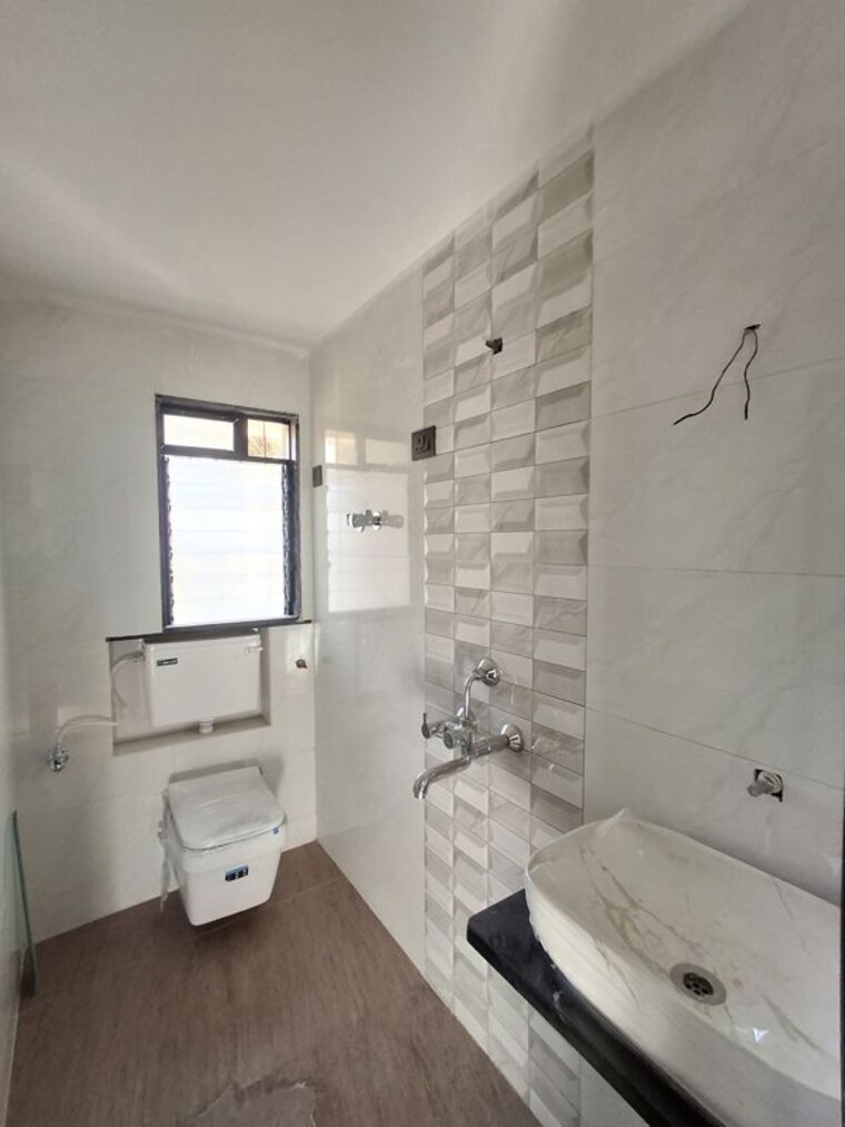 Bathroom, lokhandwala-infrastructure-whispering-palms-xxclus 4 Bedroom 1875 Sq.Ft. Apartment In Kandivali East Mumbai 10470100