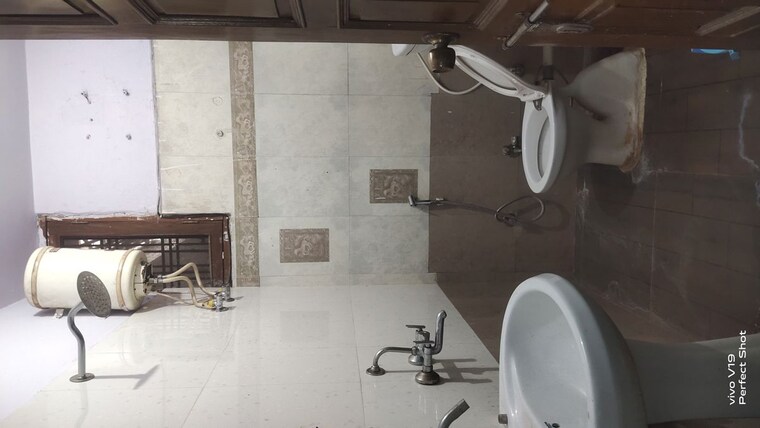 Bathroom, gomti nagar 1 RK 500 Sq.Ft. Independent House In Gomti Nagar Lucknow 10470146