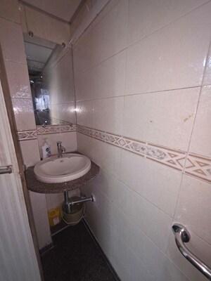 Bathroom in 2 BHK Apartment at Bhoiwada – for Rent