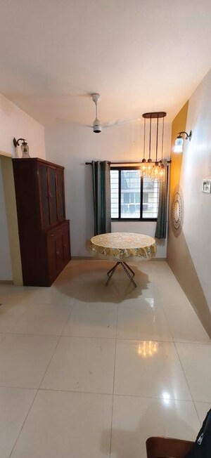 Room in 2 BHK Apartment at Sunaina Apartments Santacruz, Santacruz West – for Rent