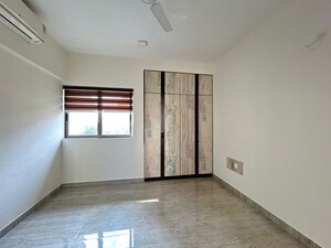 Room in 3 BHK Apartment at Lodha Luxuria Priva, Majiwada – for Rent