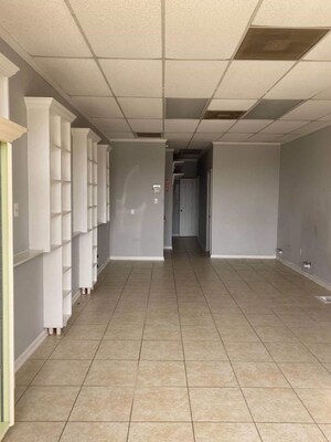  Shop For Rent in Greater Kailash I