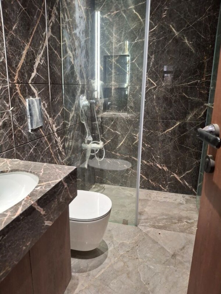 Bathroom, khar west 3 Bedroom 1350 Sq.Ft. Apartment In Khar West Mumbai 10470179