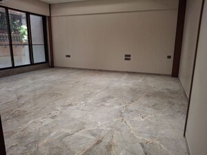 Room in 3 BHK Apartment at Khar West – for Rent