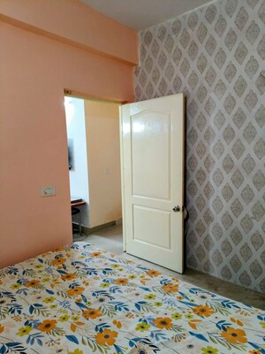 Room in 2 BHK Apartment at Paras Seasons, Sector 168 – for Rent