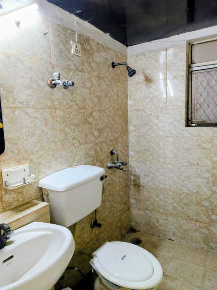 Bathroom, paras-seasons 2 Bedroom 825 Sq.Ft. Apartment In Sector 168 Noida 10470190