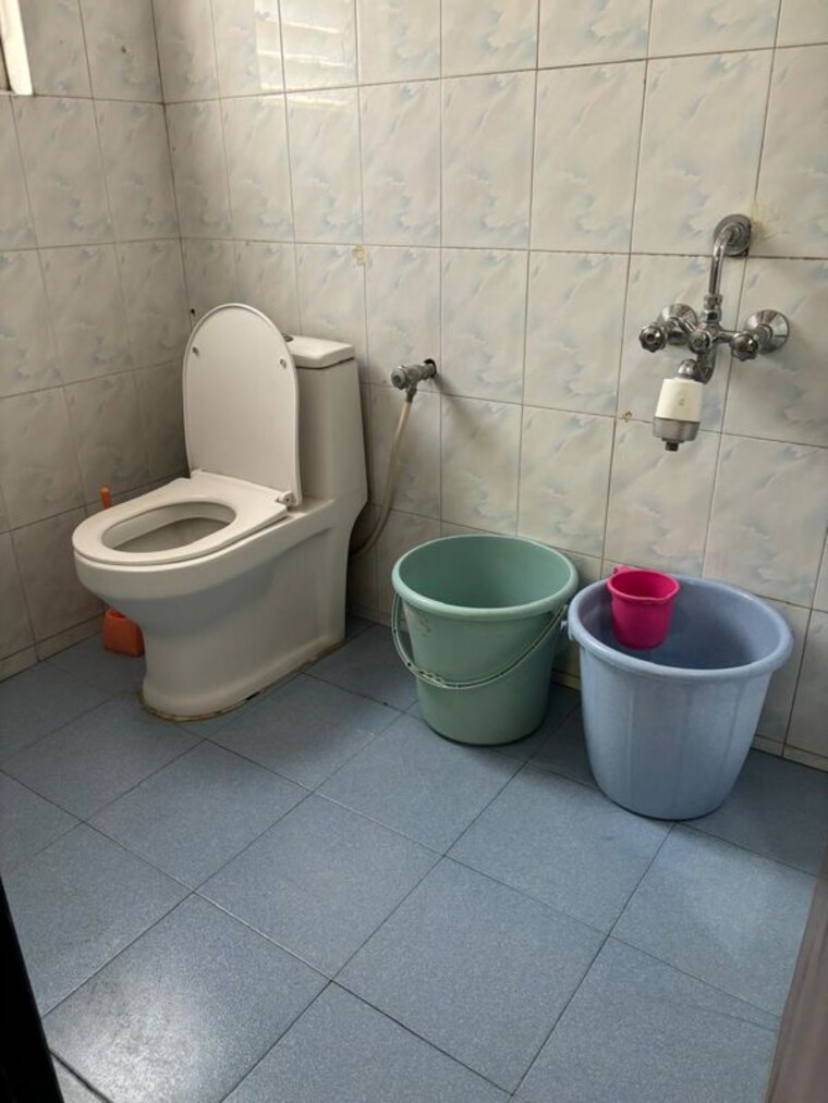 Bathroom, shreeji-paradise 3 Bedroom 1500 Sq.Ft. Apartment In Aundh Pune 10470184