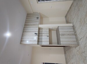 Room in 3 BHK Builder Floor at Kudlu Gate – for Rent