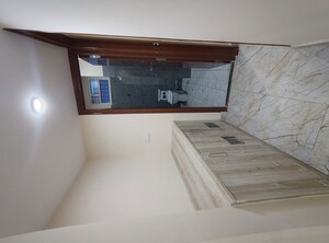Room in 3 BHK Builder Floor at Kudlu Gate – for Rent
