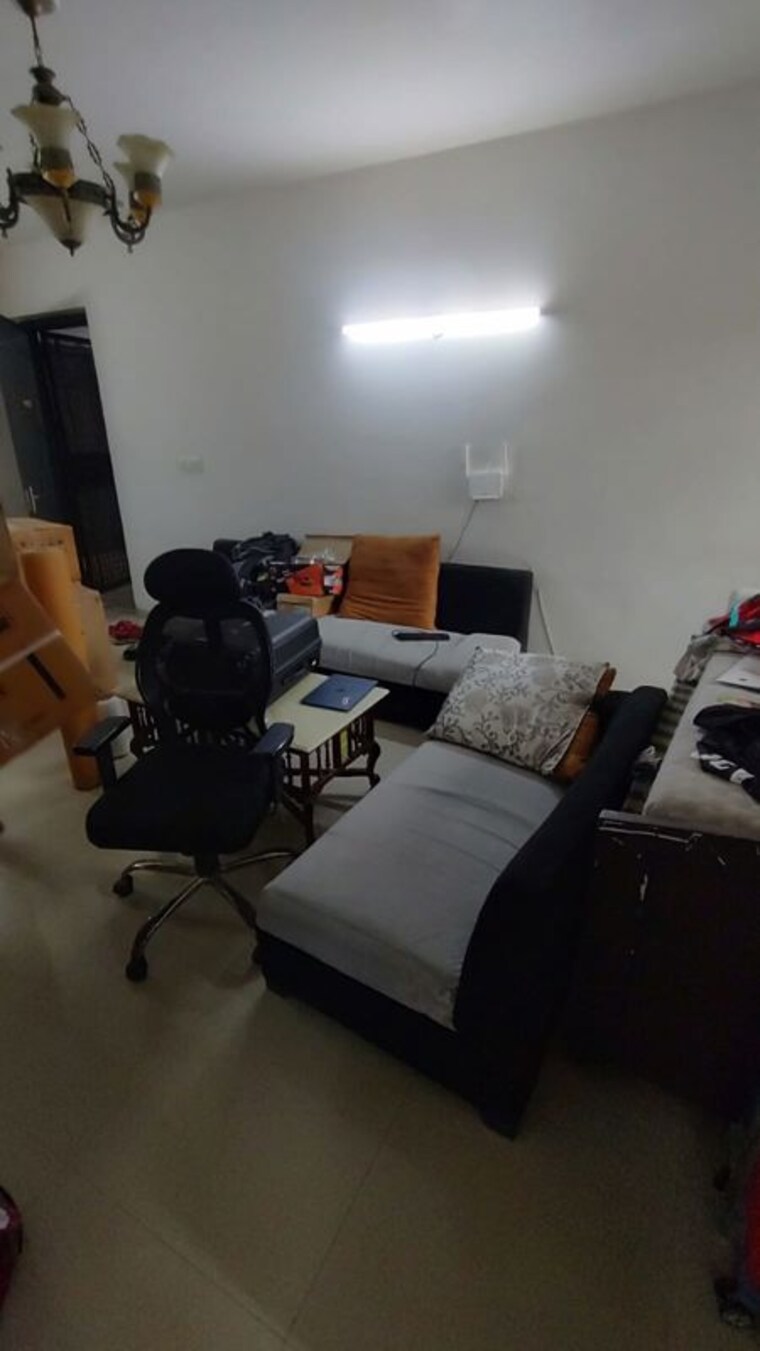 Team Area, paras-seasons 2 Bedroom 825 Sq.Ft. Apartment In Sector 168 Noida 10470196