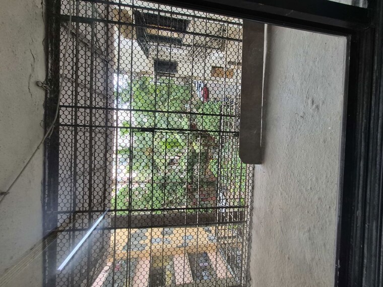 Balcony, n-g-garden 2 Bedroom 612 Sq.Ft. Apartment In Kandivali West Mumbai 10470201