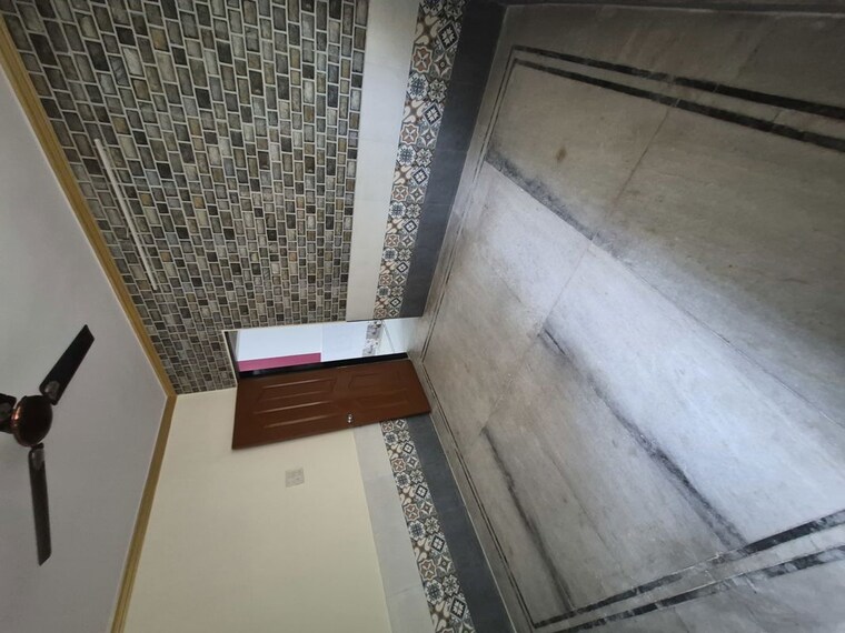 Balcony, n-g-garden 2 Bedroom 612 Sq.Ft. Apartment In Kandivali West Mumbai 10470201