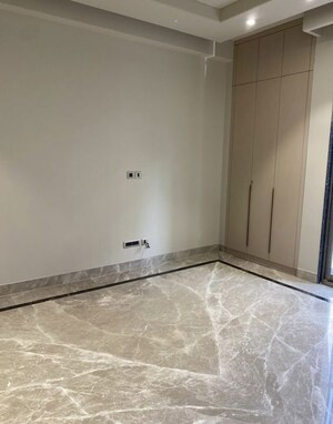 Room in 3 BHK Builder Floor at Kalkaji – for Rent