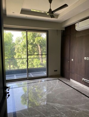 Room in 3 BHK Builder Floor at Kalkaji – for Rent
