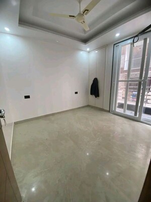 Room in 2 BHK Apartment at Chattarpur – for Rent