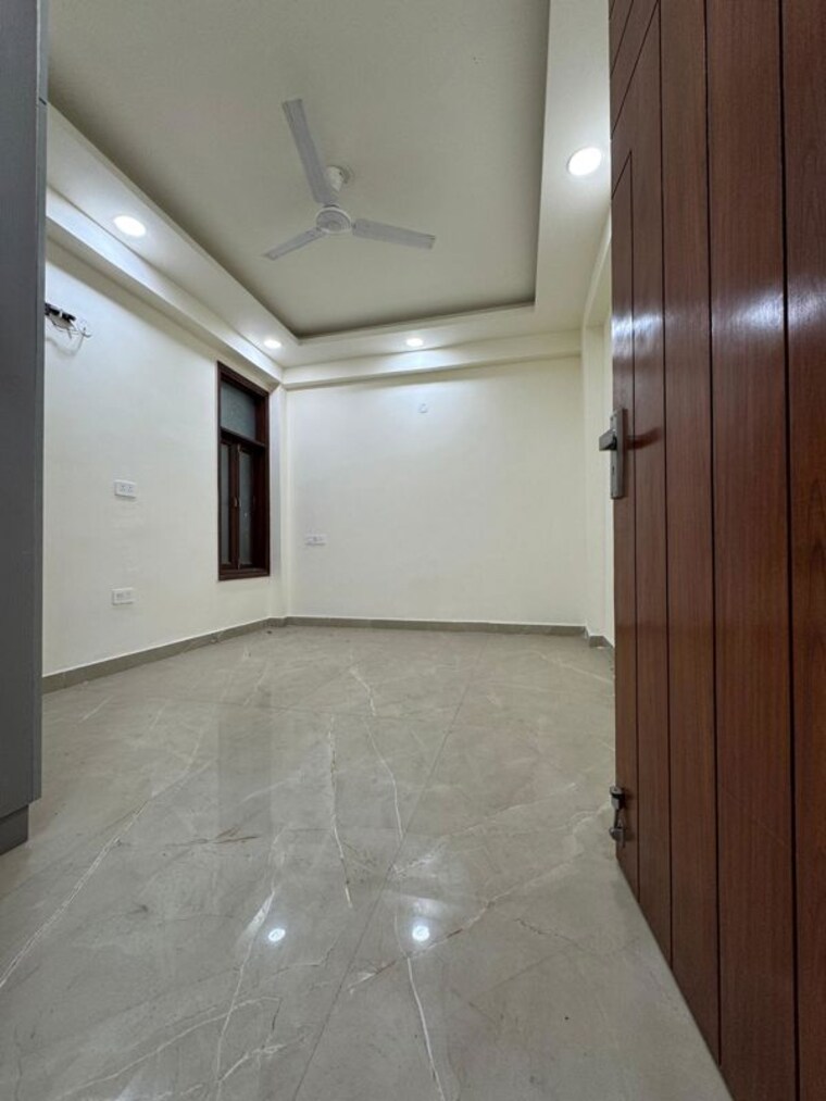 Room, chattarpur 3 Bedroom 1200 Sq.Ft. Apartment In Chattarpur Delhi 10470225