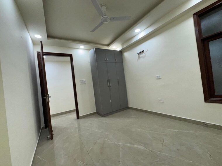 Room, chattarpur 3 Bedroom 1200 Sq.Ft. Apartment In Chattarpur Delhi 10470225