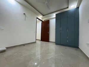 Room in 3 BHK Apartment at Chattarpur – for Rent