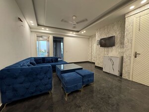 Team Area in 3 BHK Apartment at Chattarpur – for Rent