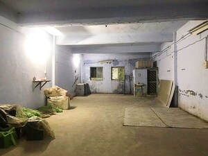  Warehouse For Sale in Pimplas
