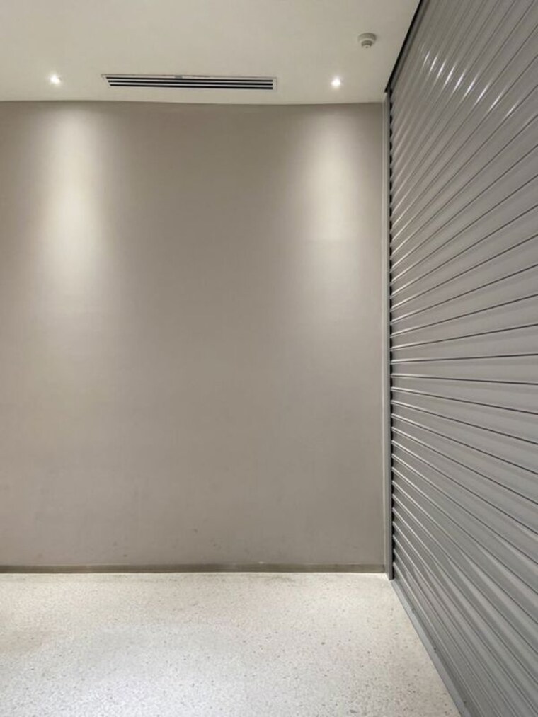 Room, east of kailash Commercial Shop 2500 Sq.Ft. In East Of Kailash Delhi 10470239