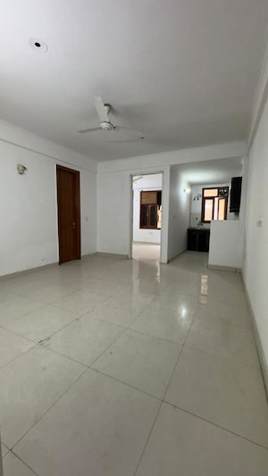 Room in 2 BHK Apartment at Chattarpur – for Rent