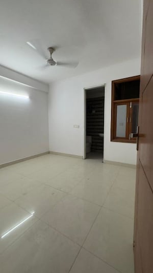 Room in 2 BHK Apartment at Chattarpur – for Rent