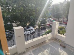 1 BHK Apartment For Rent in Arun Vihar Sector 37
