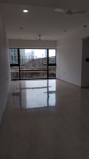 Room in 4 BHK Apartment at Piramal Mahalaxmi, Mahalaxmi – for Rent